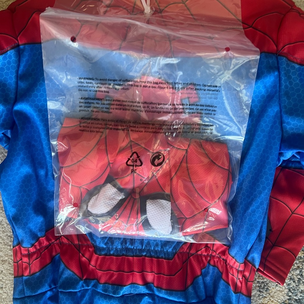 Spider man costume - Picture 4 of 4